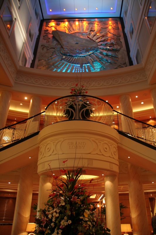 Grand Lobby of QM2